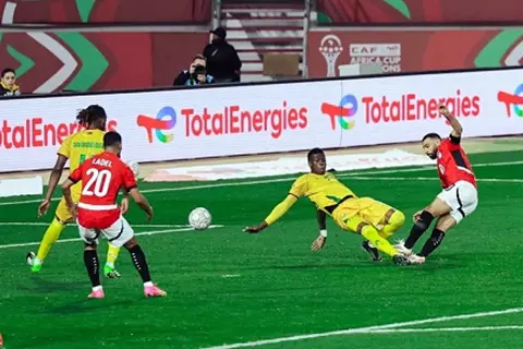 "سيلفي واحتفال وذهول".. لقطات لم تذع من مباراة منتخب مصر وزيمبابوي (فيديو وصور)